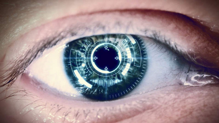 Ученые изобрели девайс, который возвращает человеку зрение и превращает в киборга