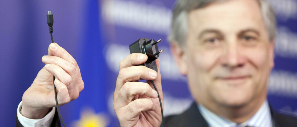 Европарламент проголосовал за введение единого разъема для зарядки телефонов