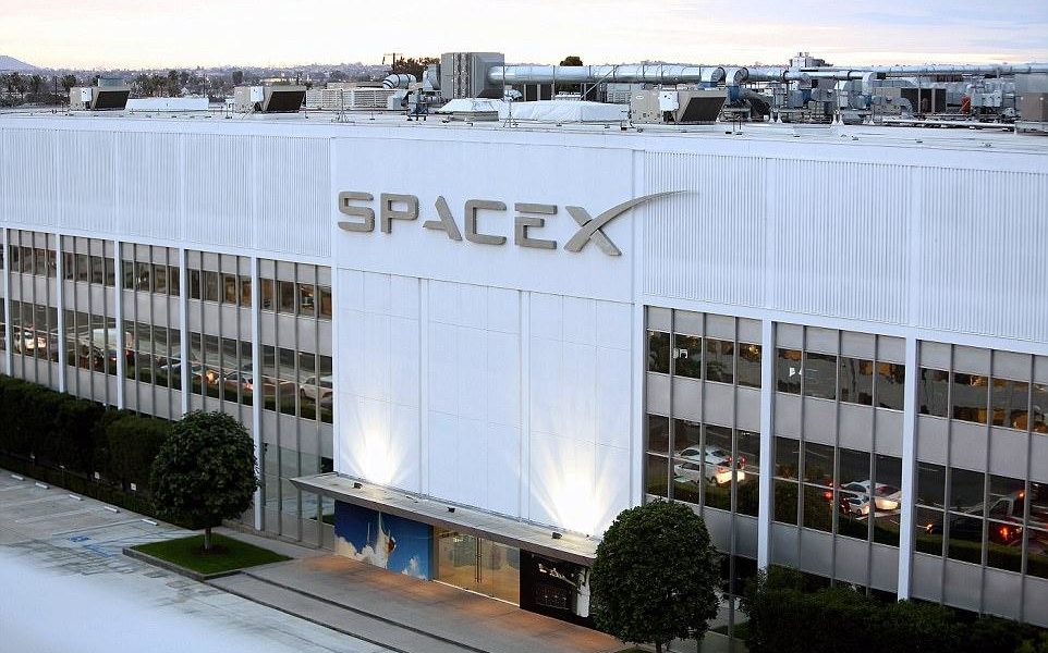 FCC США выдала SpaceX разрешение на установку миллиона наземных антенн для Starlink