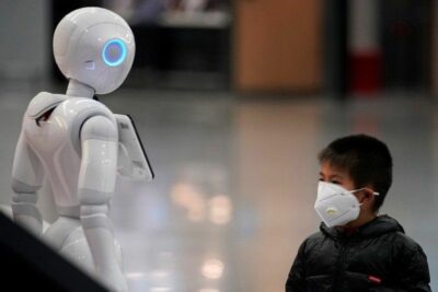 В Китае создали робота, который поможет диагностировать коронавирус