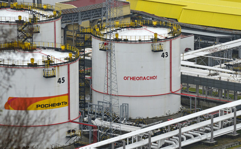 «Роснефть» собирается возобновить поствки нефти в Белоруссию