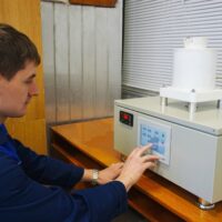 Создана первая российская установка для синтеза тонких оксидных пленок