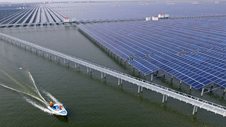 В Китае построили плавучую солнечную электростанцию мощностью 320 МВт