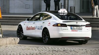 В Норвегии появится первая в мире беспроводная зарядка электрических такси