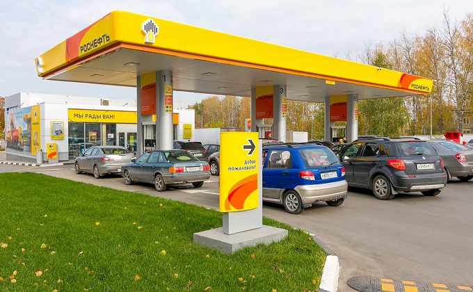 «Роснефть» подключит более 3 тыс. АЗС к системе бесконтактной оплаты топлива