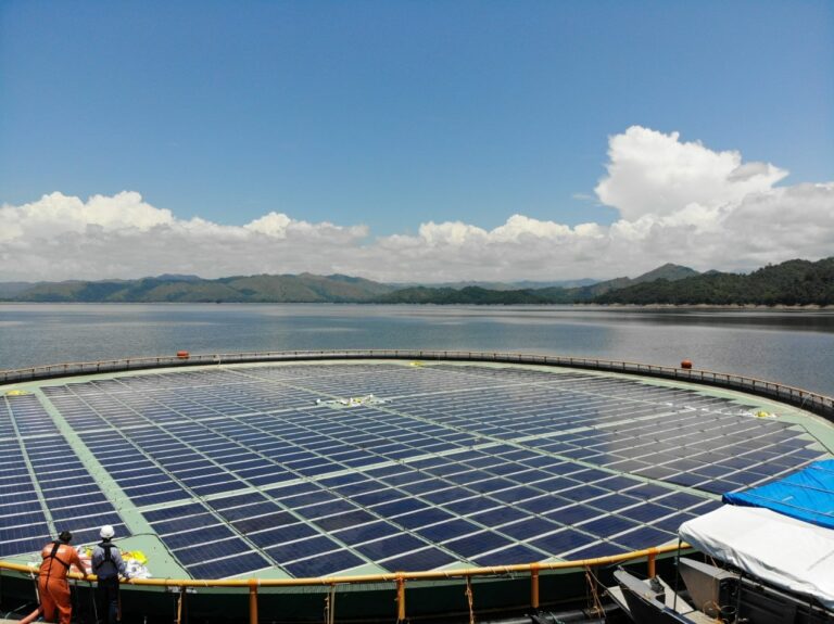 В Албании строят первый солнечный парк на воде