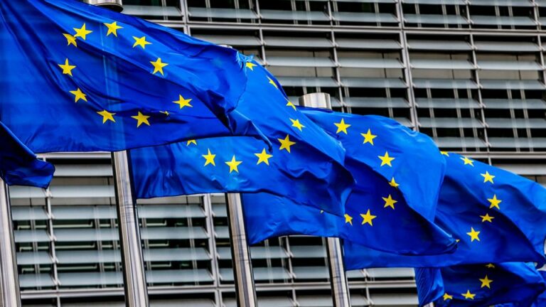 ЕС увеличивает средства фонда "зеленого" перехода до 40 млрд евро