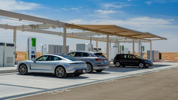 Volkswagen Group объявила об открытии одной из крупнейших станций зарядки электромобилей в Северной Америке