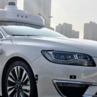 Китайский стартап запустит полностью беспилотные роботакси в 2024