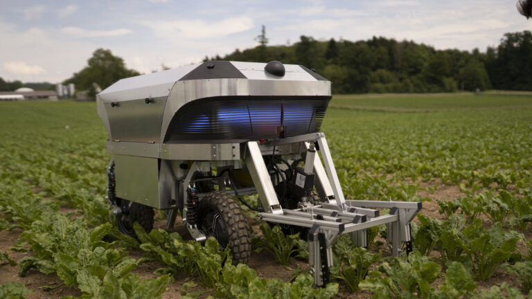 В Швейцарии презентовали робота на солнечной электроэнергии для сельскохозяйственных работ