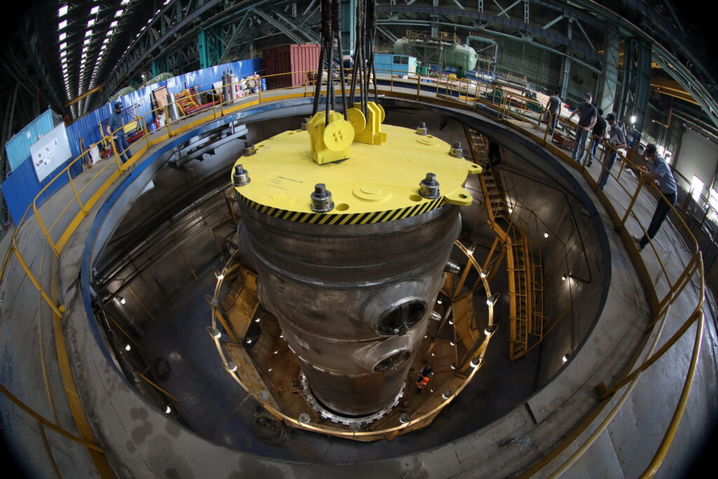 На Атоммаше успешно проведены гидроиспытания корпуса реактора для первого энергоблока строящейся АЭС «Аккую» в Турции