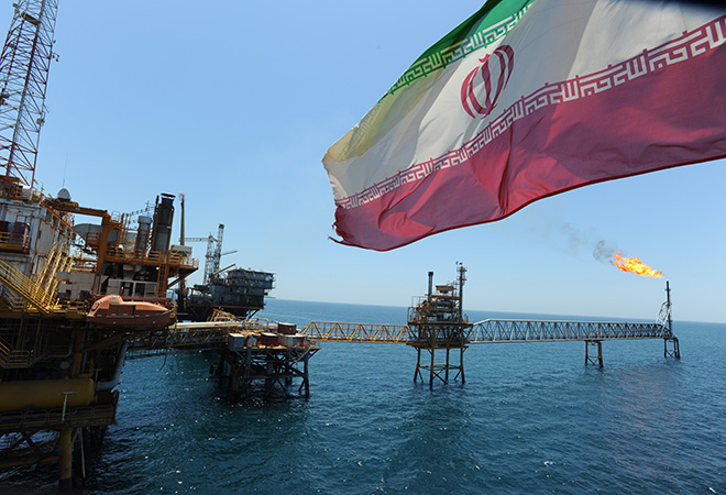 Иран снизил добычу нефти до минимума за последние 40 лет