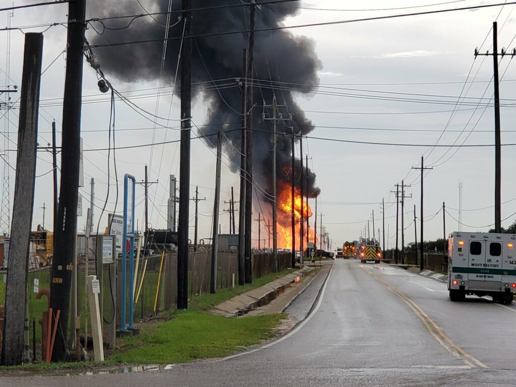 В США представили отчет о причинах взрыва на energy storage, из-за которого пострадали 4 пожарных