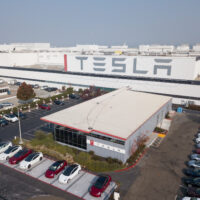 Tesla планирует построить еще один завод в США