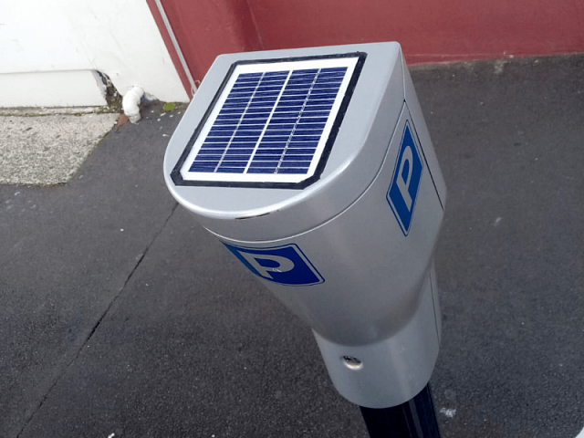 В Новой Зеландии тестируют городские парковочные автоматы на солнечных панелях