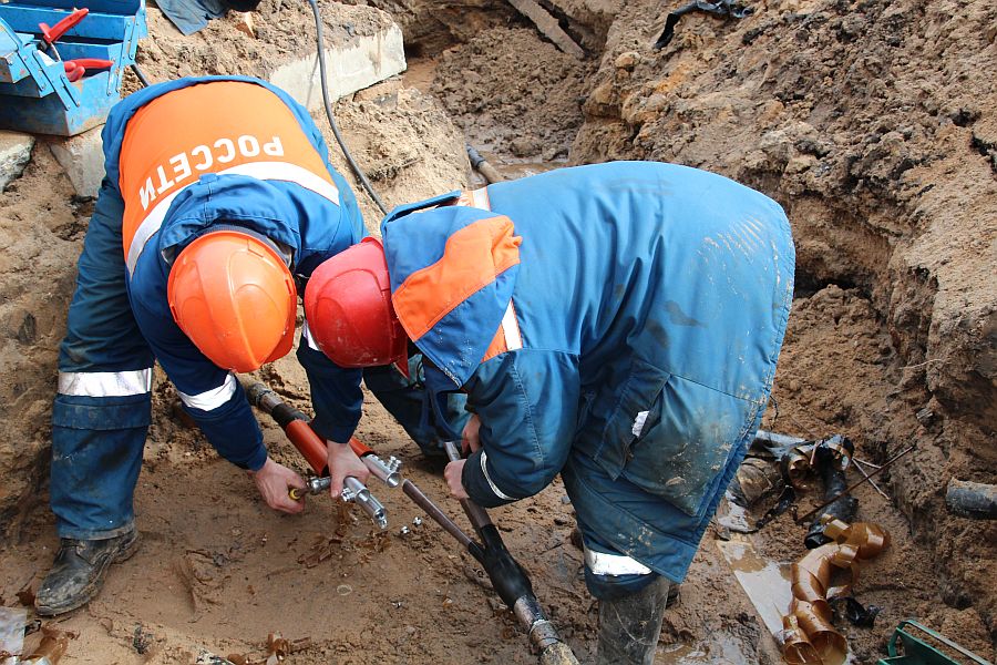 Энергетики оперативно восстановили электроснабжение одного из районов Пскова, нарушенное техникой сторонней организации