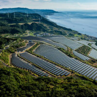 Япония инвестирует в строительство солнечных и ветровых станций более $ 100 млрд