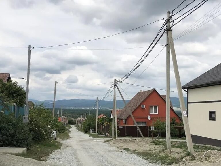 Юго-Западный филиал «Россети Кубань» обеспечил электроэнергией 565 земельных участков