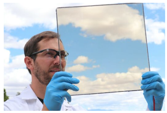 Ученым удалось создать прозрачное солнечное оконное стекло