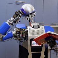 Немецкие ученые научили автономного робота играть с NanoLEGO