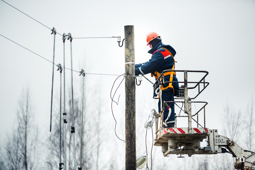 Специалисты «Россети Северо-Запад» в кратчайшие сроки восстановили электроснабжение потребителей после падения вертолета на ЛЭП в Вологодской области