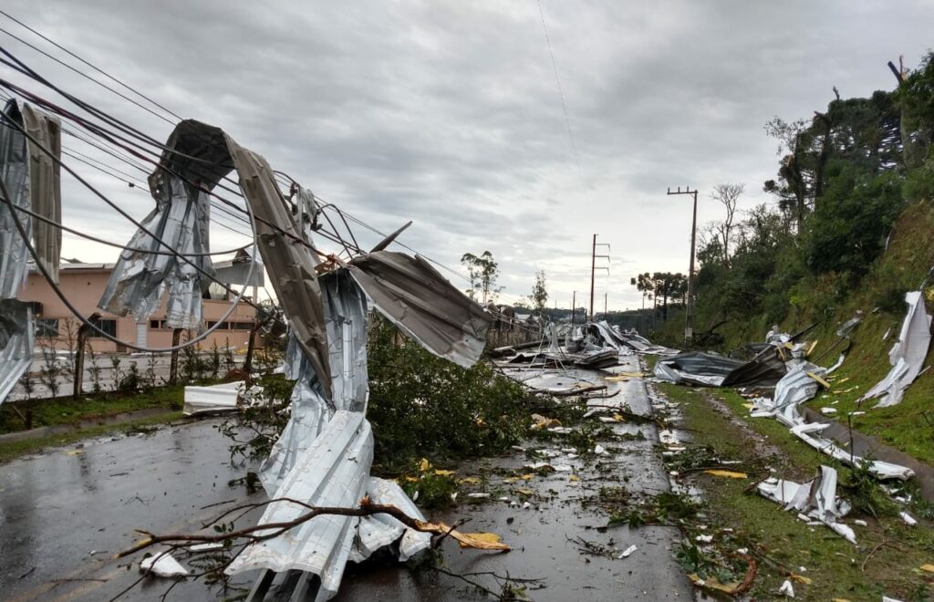 В Мексике около 266 тыс. людей остались без электричества из-за урагана «Дельта»