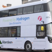 В Шотландии представили первые в мире двухэтажные автобусы, работающие только на водороде