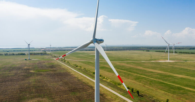 Банк «Открытие» профинансирует три проекта Фонда развития ветроэнергетики