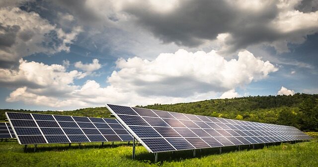 В Венгрии реализует десять проектов наземных солнечных электростанций общей мощностью 14,1 МВт
