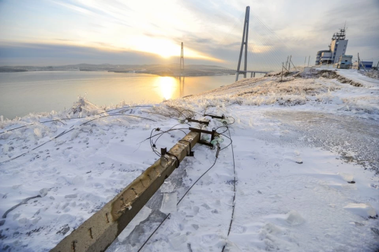 В Приморском крае более 76 тыс человек остаются без электроснабжения