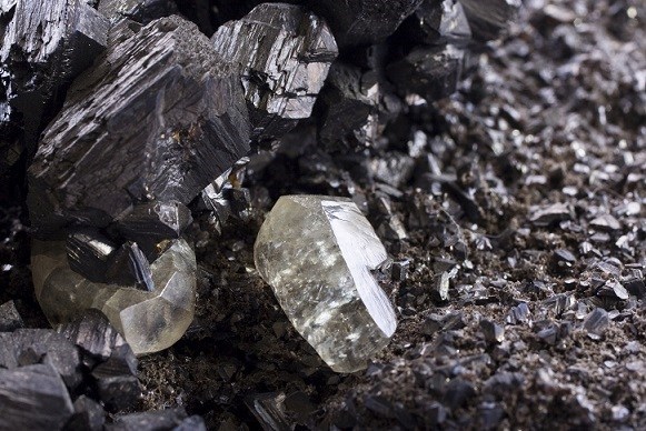Ученые смогли извлечь полезные металлы из золы