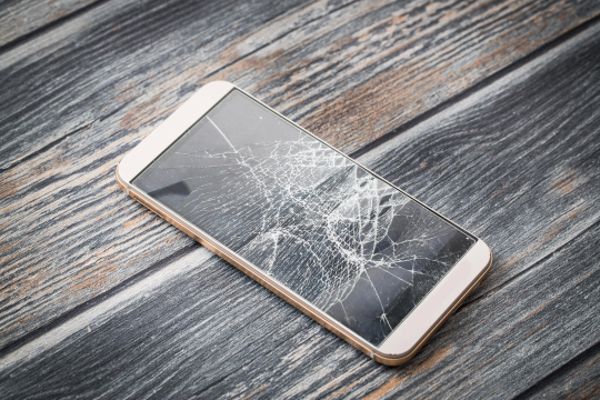 Корейские ученые разработали защитный материал для смартфона, который самовосстанавливается после повреждений