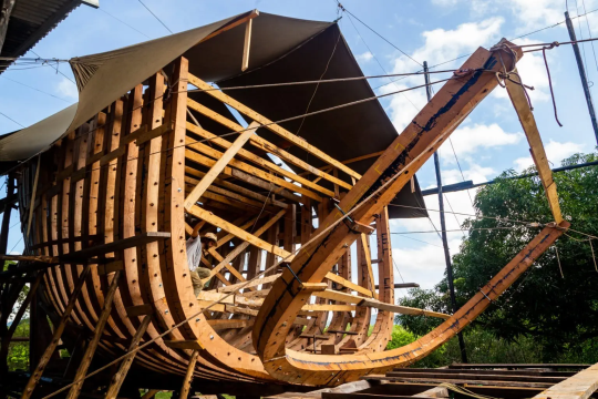 В Коста-Рике строят деревянный грузовой корабль, который будет самым большим в мире судном, работающим на энергии ветра и солнца