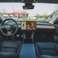Владельцы Tesla теперь смогут настраивать «рингтоны» на своих электромобилях