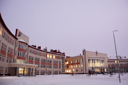 В Нижневартовске при поддержке «Роснефти» построена школа на 1725 мест