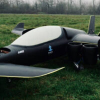 В Швейцарии испытают компактный прототип самолета-трансформера на электротяге
