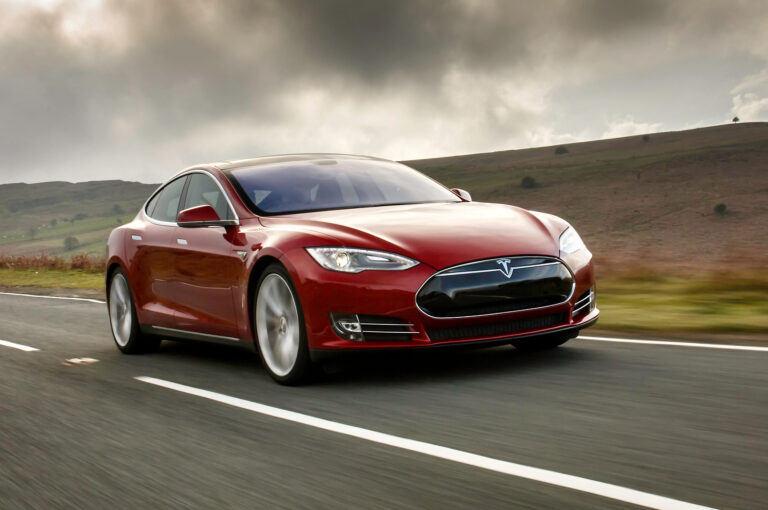 Власти США призвали Tesla отозвать 158 тыс. электромобилей