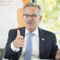 Председатель совета директоров Bosch призвал автопроизводителей выступить против электромобилей
