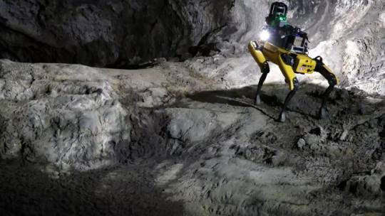 Робособака Au-Spot с ИИ поможет исследовать марсианские пещеры