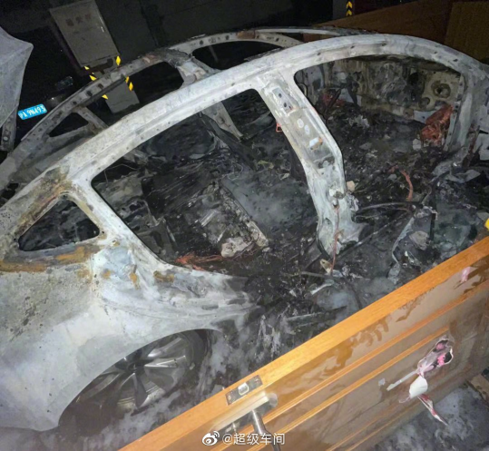 В Китае на подземной стоянке взорвался припаркованный электромобиль Tesla Model 3