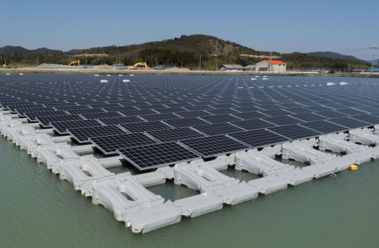 В Азербайджане построят плавучую солнечную электростанцию общей мощностью 100 кВт