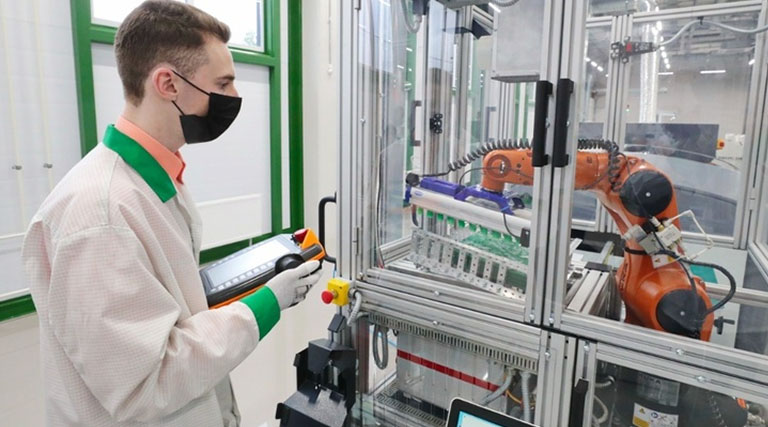 В Санкт-Петербурге открылся новый завод производства электроники