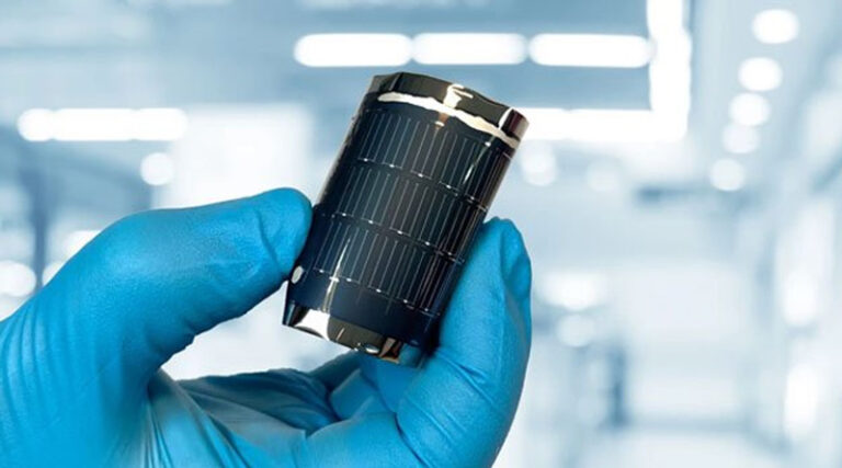 Создана гибкая солнечная панель с рекордным КПД