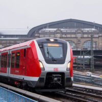 Первый в мире беспилотный поезд будет перевозить жителей Гамбурга
