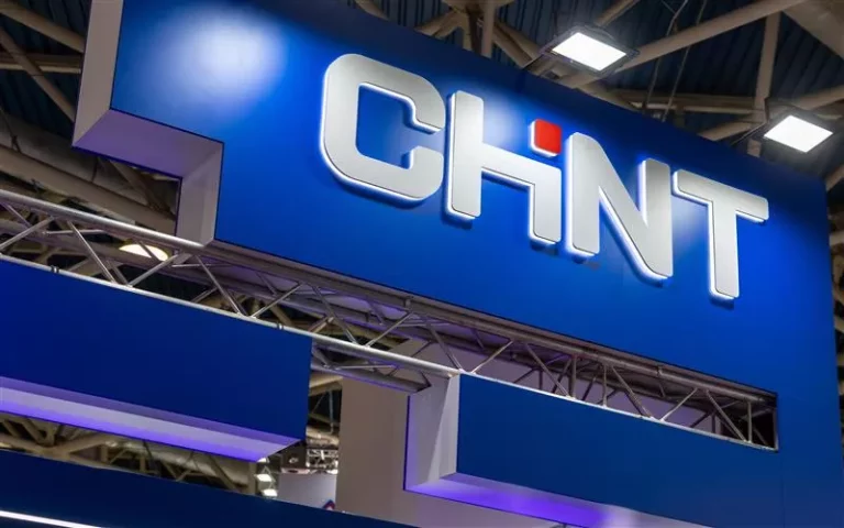 SOVA7526 Cropped (1)